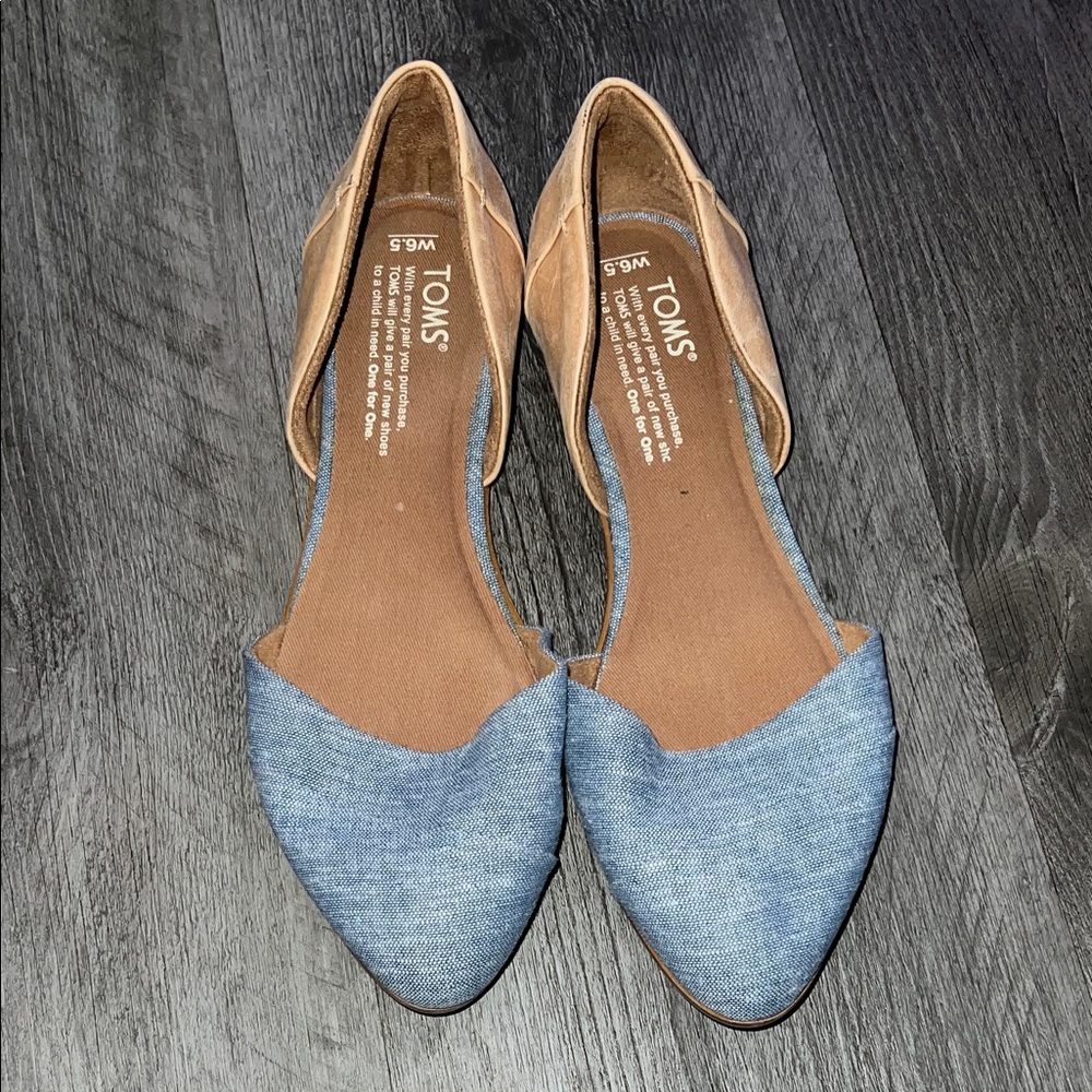 TOMS Women's Denim Blue and Beige Flats
